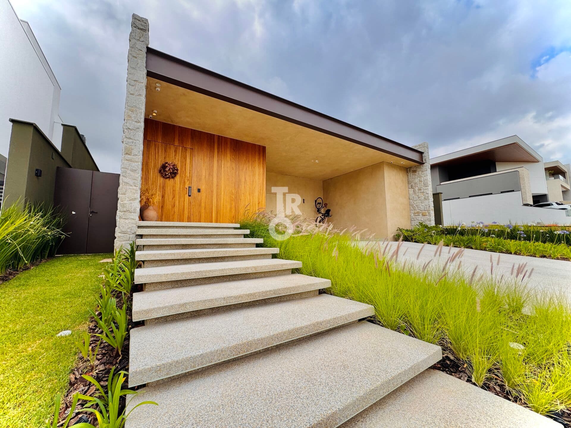 Casa Exclusiva à venda com 3 Suítes + Escritório 318m² no Condomínio Reserva Marajoara – Jundiaí/SP