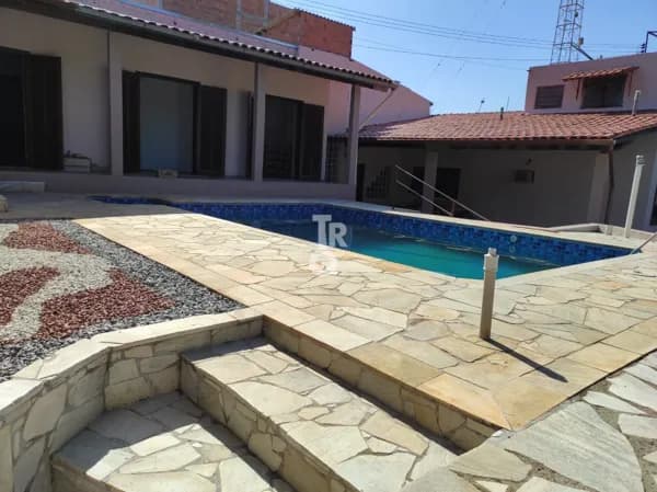 CHÁCARA À VENDA | 371,62 m² ÁREA CONSTRUÍDA | 1.065,55 m² TERRENO | RIO ACIMA - JUNDIAI - SP