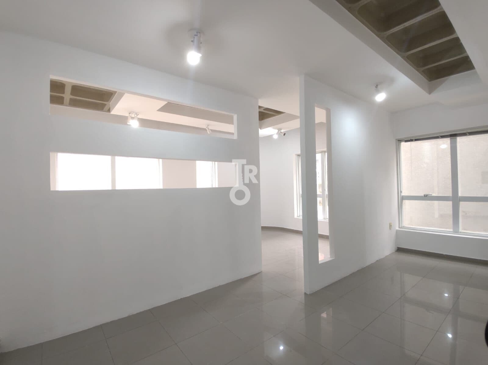 SALA COMERCIAL À VENDA | 35² | LIBERAL CENTURY | JUNDIAI-SP