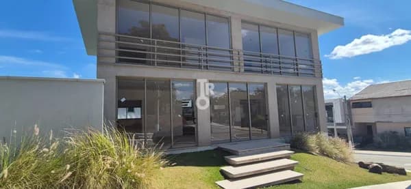 Casa à venda | 2 quartos | 2 suítes | 266m² | Vila Verde | Jundiaí - SP