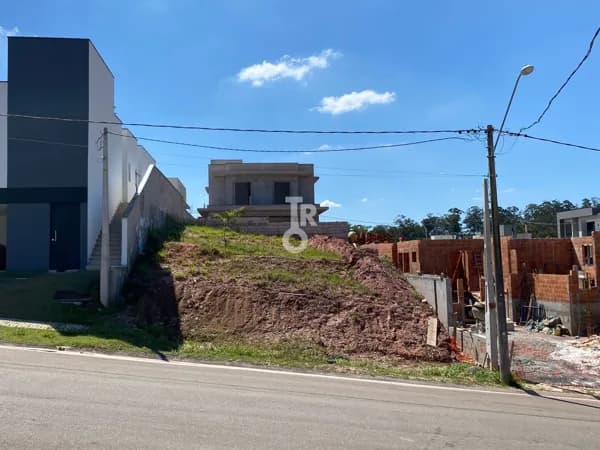 OPORTUNIDADE - Terreno à Venda - 300m² - Condomínio Bella Vittà - Jundiaí - SP.
