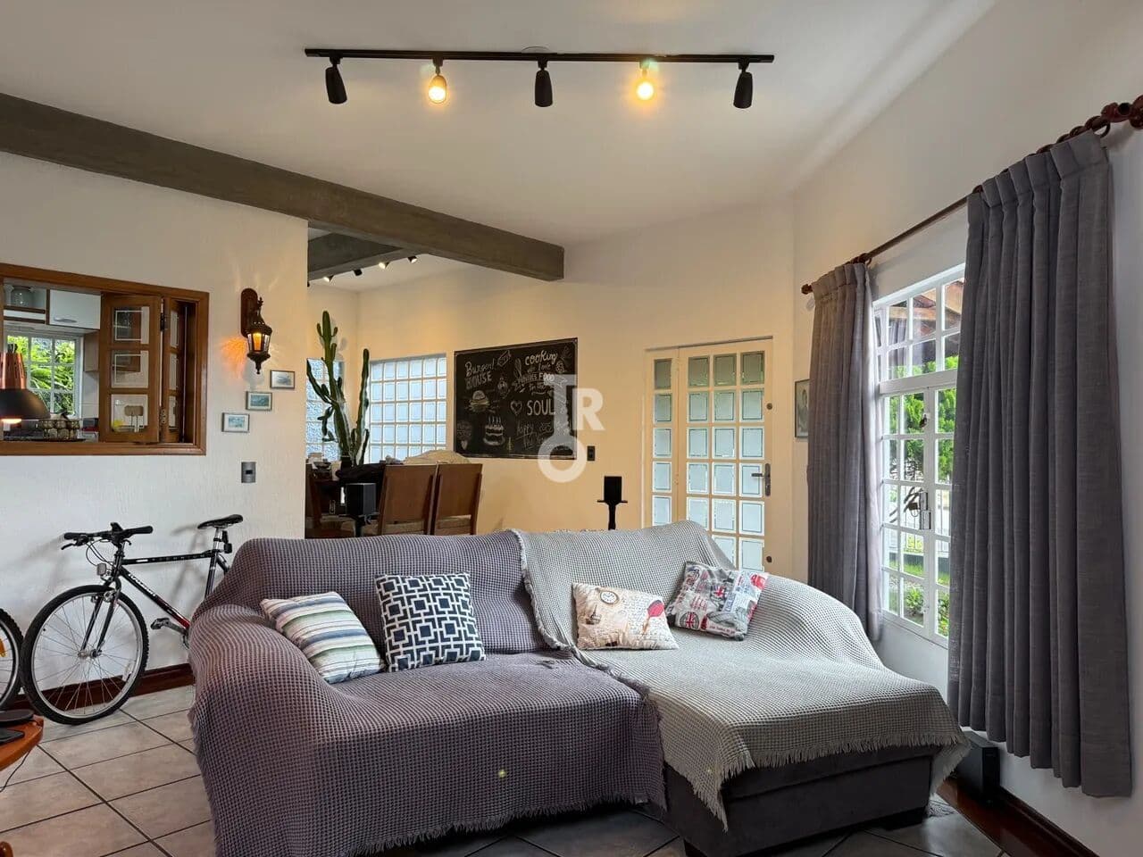 LINDA CASA À VENDA | 3 QUARTOS | 1 SUITE | 239M² | JARDIM PAULISTA | JUNDIAI -SP