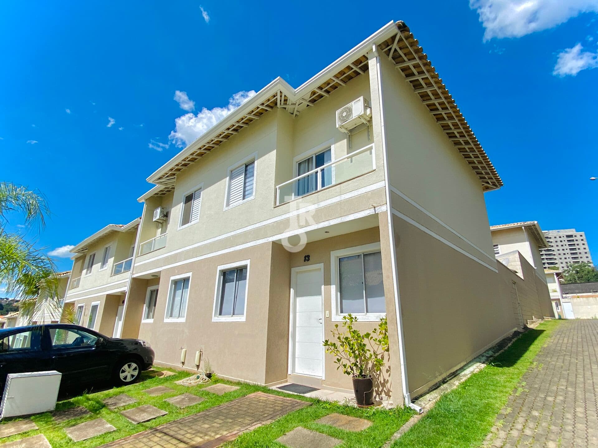 Casa à Venda - 130m² - 03 Dorms - Cond. Village Jd de Versailles - Jundiaí - SP
