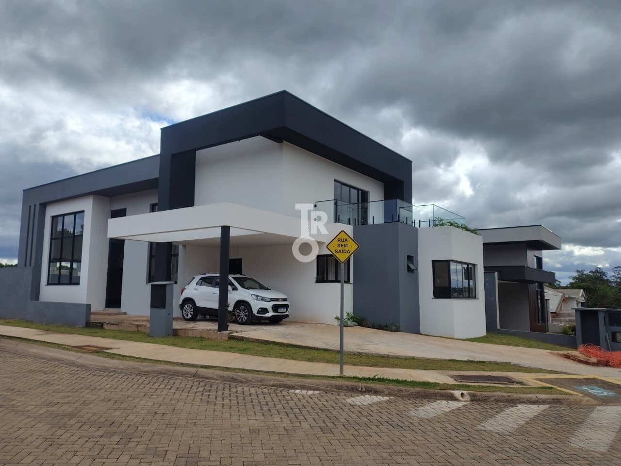 CASA À VENDA – 220m² - 03 Quartos Suítes - CONDOMÍNIO PECAN - ITUPEVA - SP