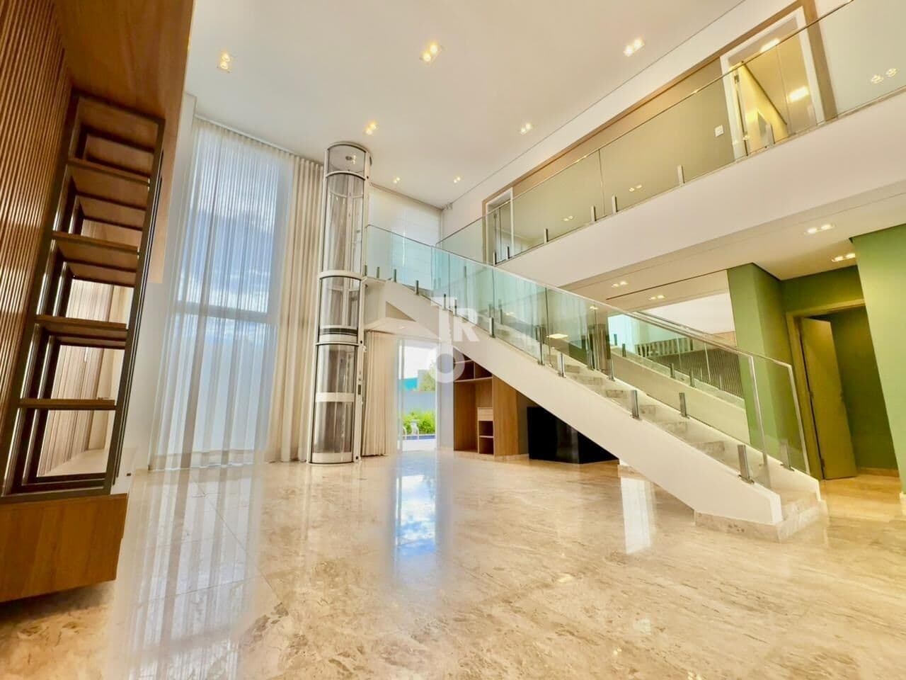 Casa com 3 Suites, 320 m² - para Venda - Cidade Santos Dumont - Jundiai