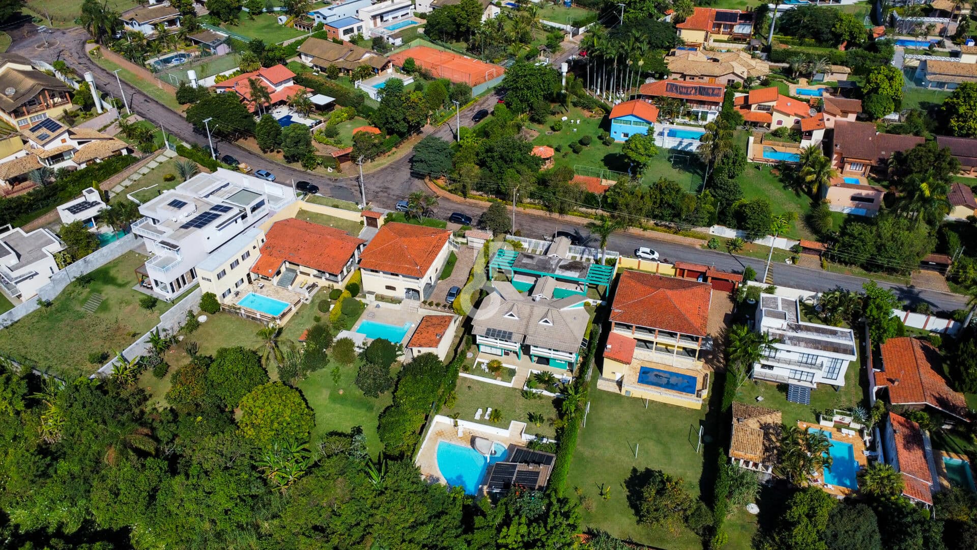 Chácara à venda no Condomínio Parque dos Cafezais VI – Itupeva/SP – 4 quartos (2 suítes) | chácara com piscina e fundo para a mata