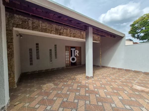 Casa à venda no bairro Jardim São Vicente – Jundiaí/SP | 3 quartos (1 suíte) | casa com quintal amplo e área gourmet