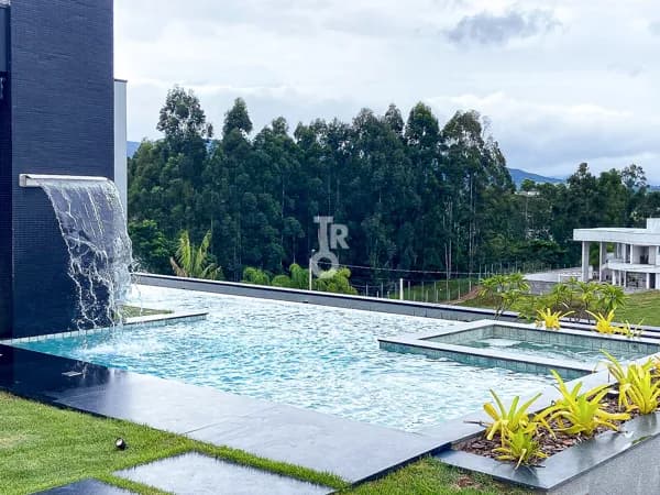 Casa térrea com 4 suítes no TERRAS DA ALVORADA em Jundiaí/SP por R$ 3.900.000