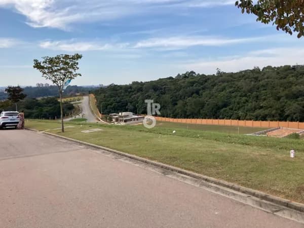 Terreno à Venda – 1251m² - Plano - Condomínio Alphaville II - Jundiaí - SP