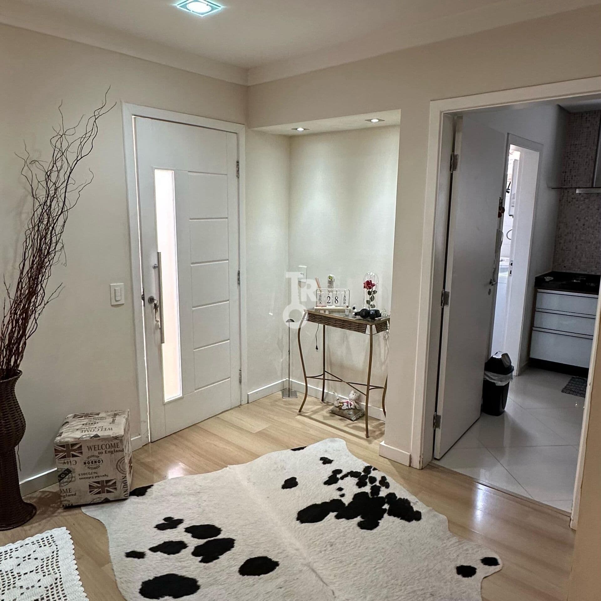 CASA SOBRADO À VENDA, 3 QUARTOS, SENDO UMA SUÍTE NO CONDOMÍNIO BELLA COLONIA - JUNDIAÍ