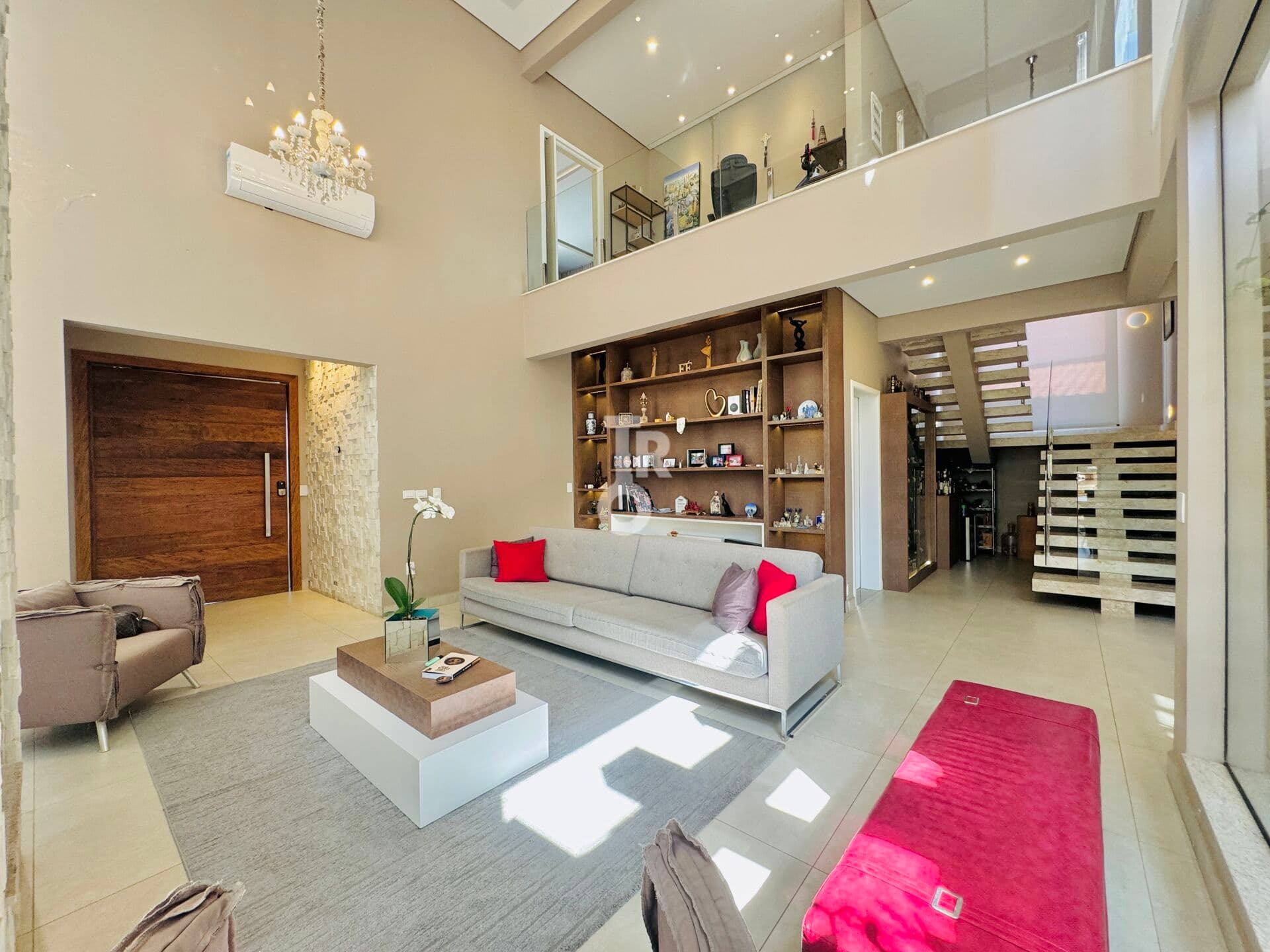 CASA COM 3 SUÍTES MOBILIADA | 331 m² | R$ 2.500.000,00 | IBI ARAM | ITUPEVA/SP