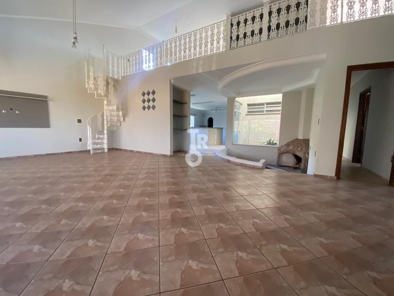 CASA A LOCAÇÃO 4 DORMITÓRIOS 1 SUÍTE CONDOMÍNIO JARDIM EUROPA-JUNDIA-SP