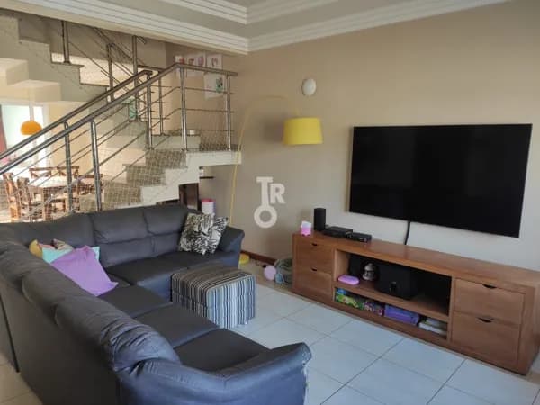 Casa à Venda – Villaggio di San Francesco – 3 Quartos (1 Suíte) – 185m²