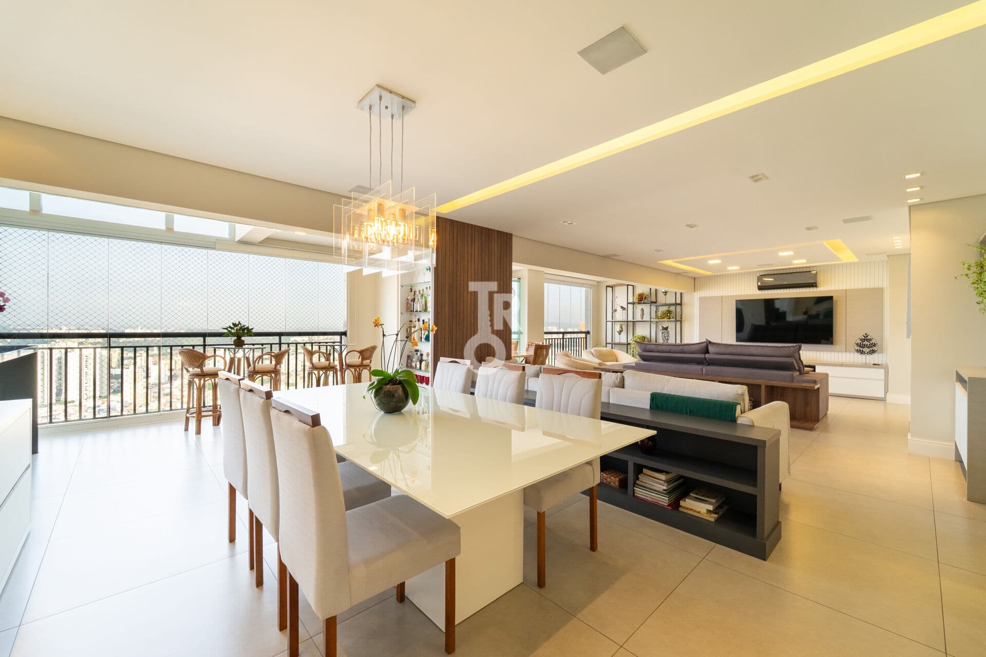 Apartamento duplex alto padrão à venda no bairro Anhangabaú – Jundiaí/SP – Condomínio Alta Vista Prestige | 3 suítes | 264 m² com acesso exclusivo ao Jundiaí Shopping