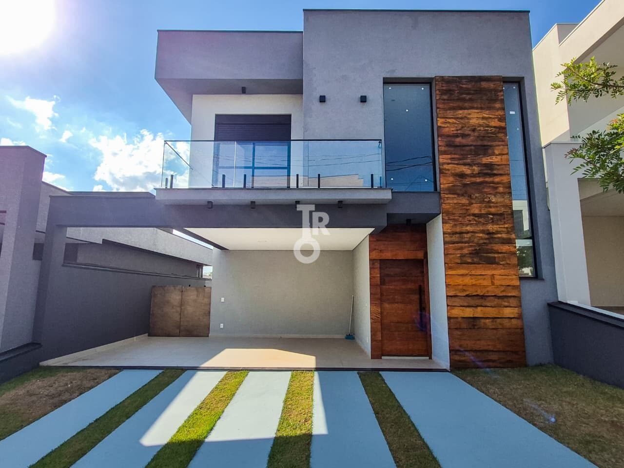 Sobrado com 3 suítes à venda no condomínio Reserva Ermida – Jundiaí/SP | 3 suítes | piscina | varanda