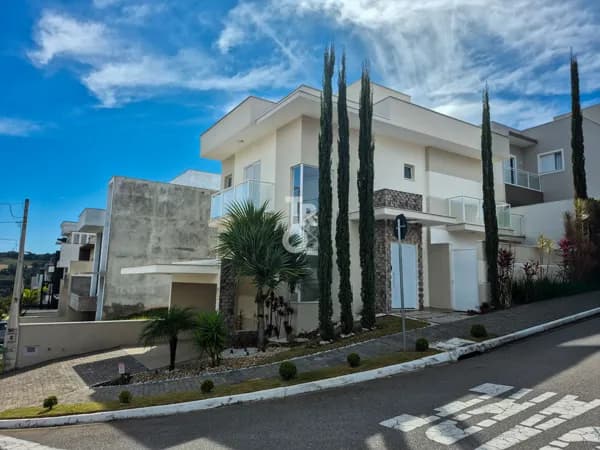Casa de esquina à venda no bairro Corrupira – Jundiaí/SP – Condomínio Reserva da Mata | 3 quartos (1 suíte) | casa com SPA e área gourmet completa