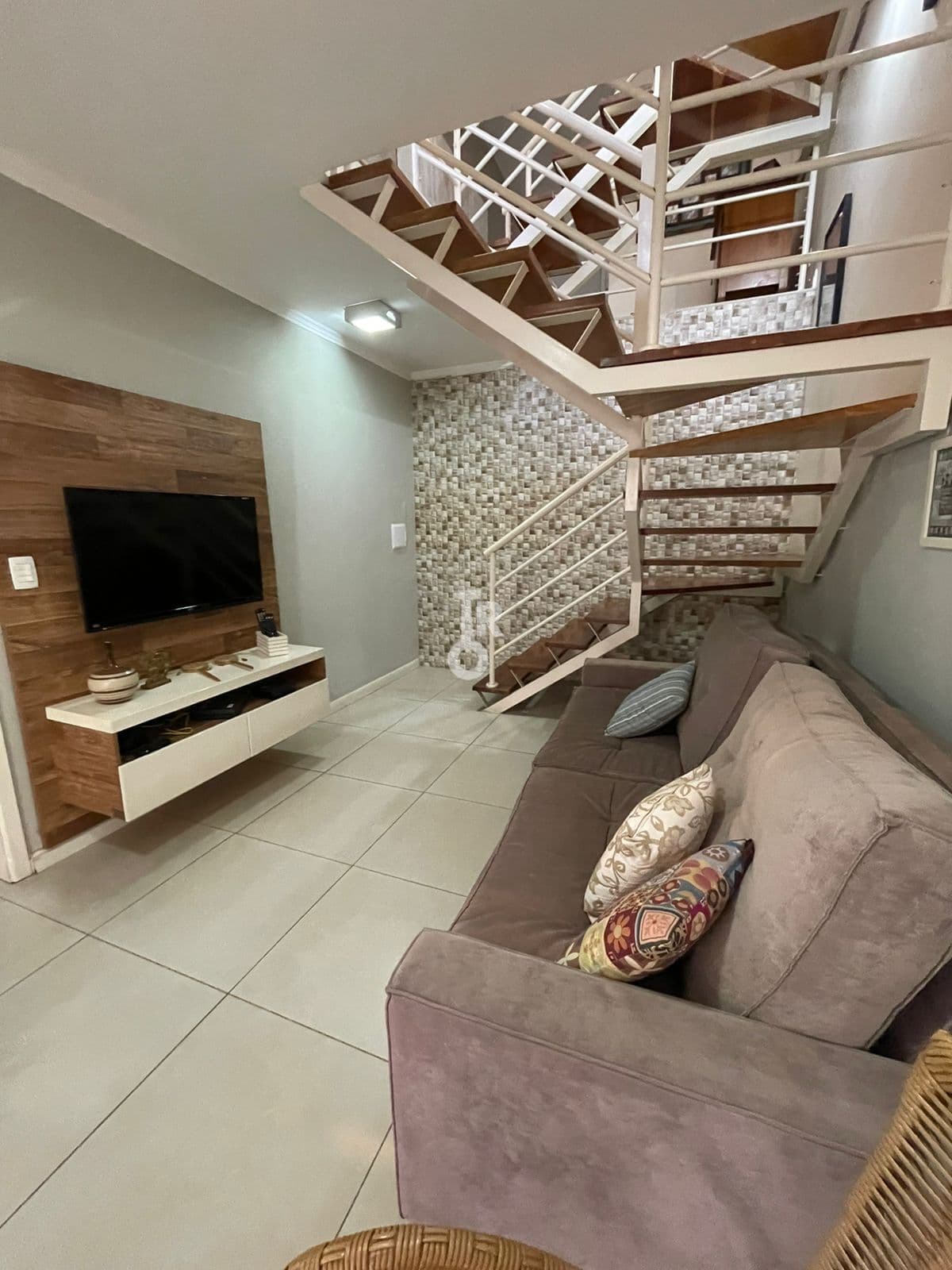 Casa à venda tríplex 130 m², 4 dormitórios, sendo 2 suites, no Condomínio Reservatto , Engordadouro, Jundiaí