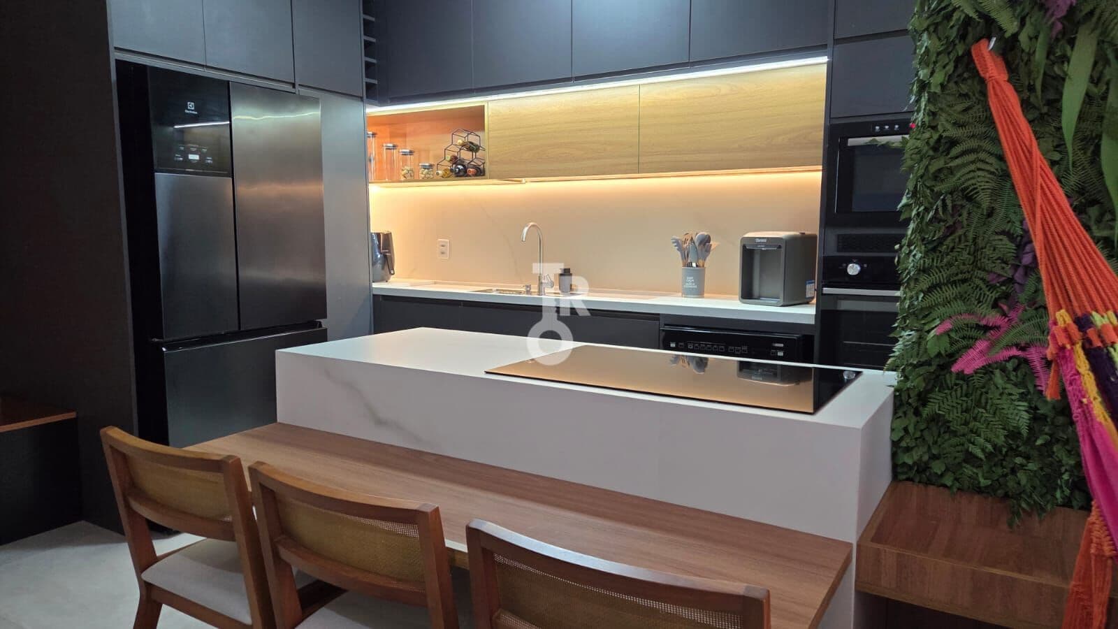 APARTAMENTO MOBILIADO À VENDA | 98M² | 3 QUARTOS | 1 SUÍTE | MAXX SANTA ÂNGELA | JUNDIAÍ - SP