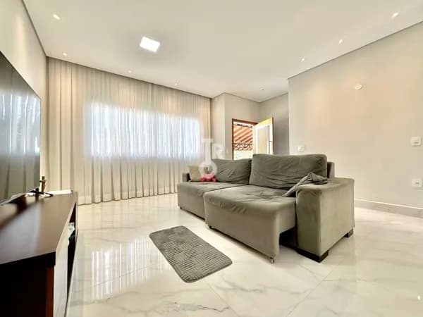 Casa à venda (terrea) 177m², 3 quartos, sendo uma suite - Condomínio Villa Verde /Jardim Gramadao I