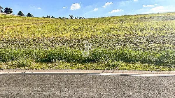 Terreno de 1176m² no TAMBORÉ JUNDIAÍ por R$ 1.500.000