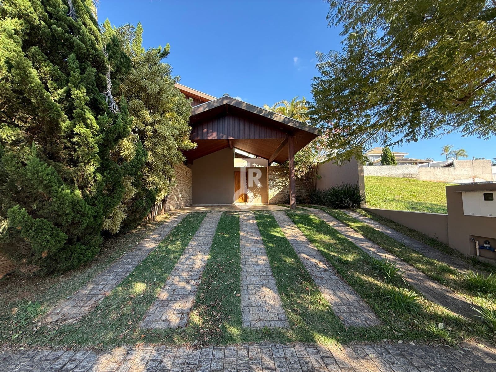 CASA À VENDA | 3 QUARTO | 1 SUÍTE | 242M² | TERRAS DE SÃO CARLOS | JUNDIAI -SP