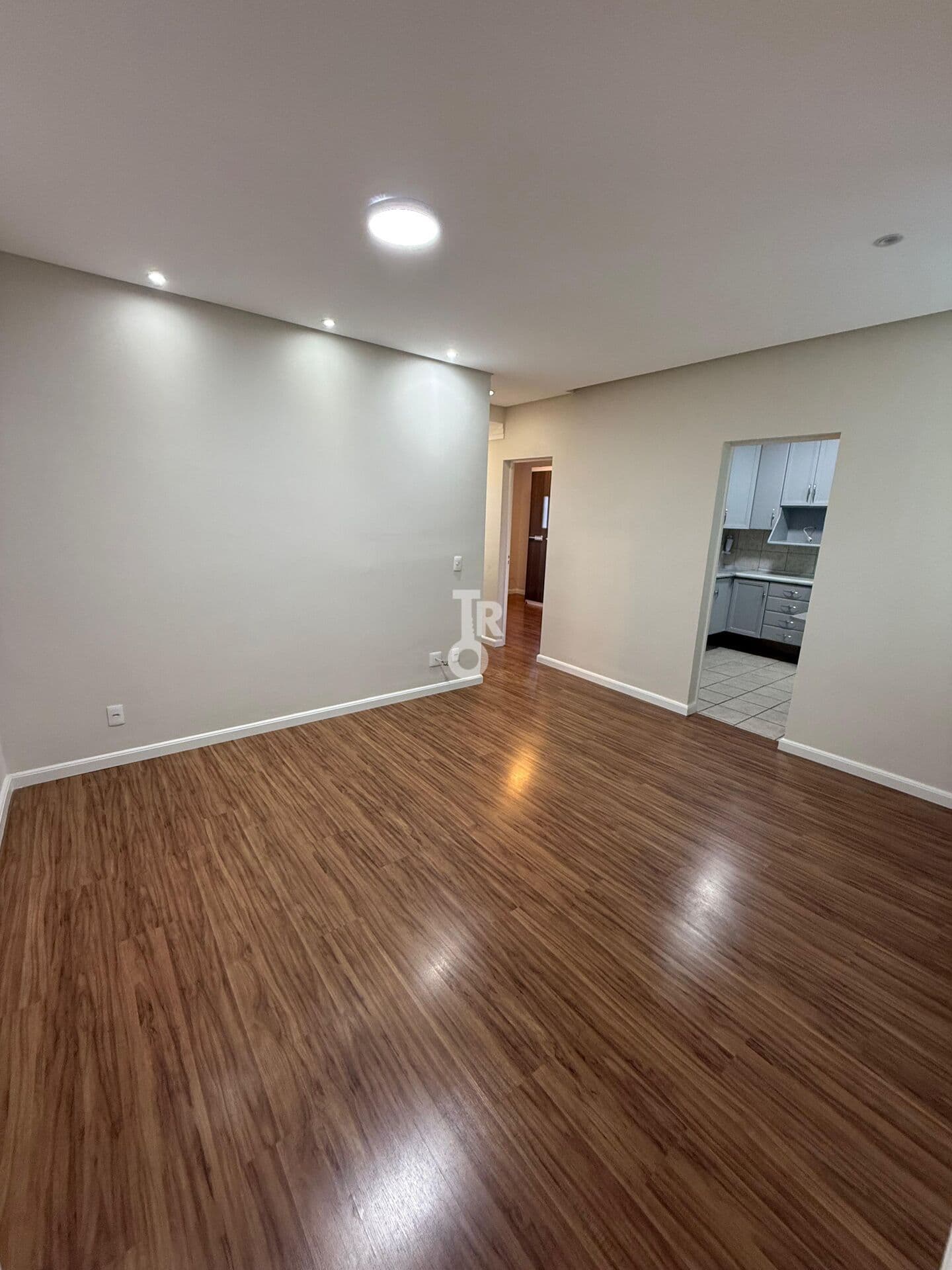 APARTAMENTO À VENDA – 60m² - 02 QUARTOS - COND. CHÁCARA DAS FLORES II – JUNDIAÍ - SP
