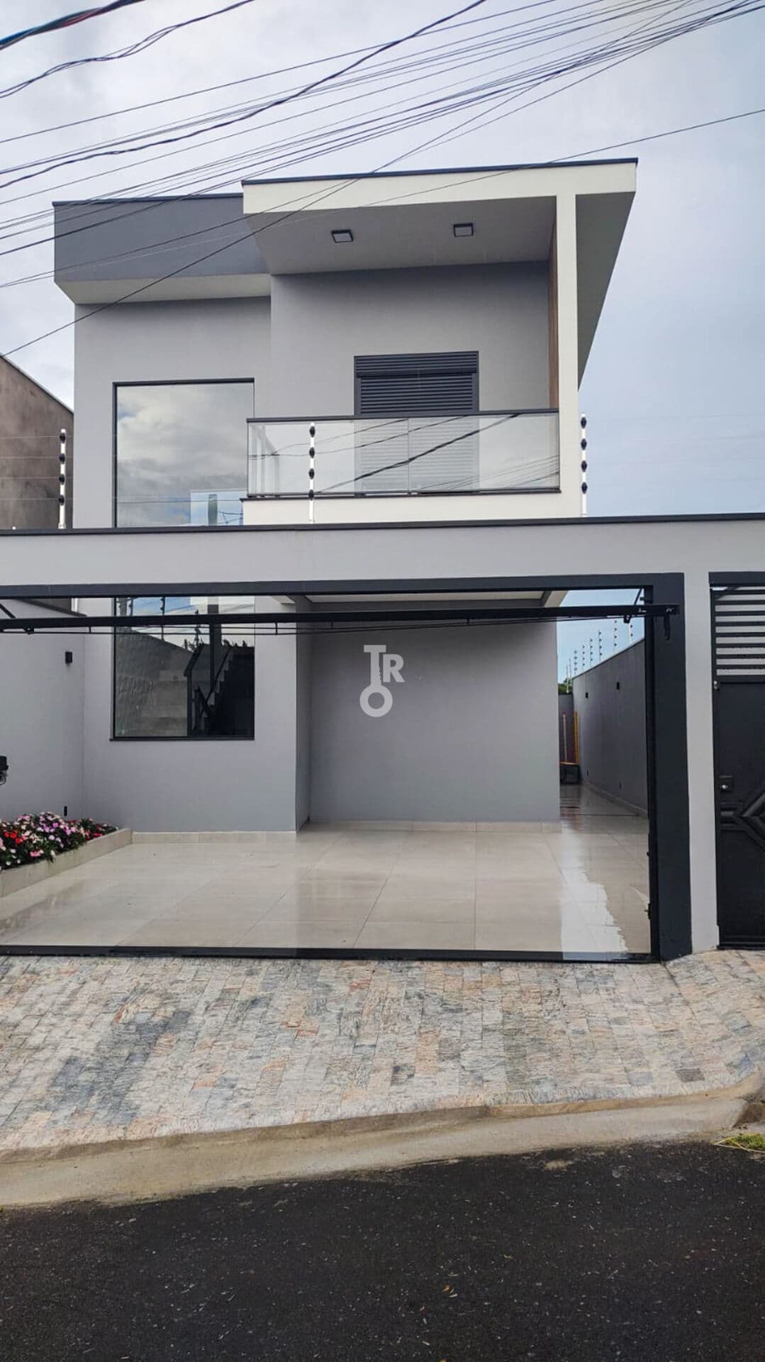 Casa à venda no bairro Engordadouro – Jundiaí/SP – Loteamento Flores do Paraíso | 3 quartos (1 suíte) | sobrado com espaço gourmet e escritório