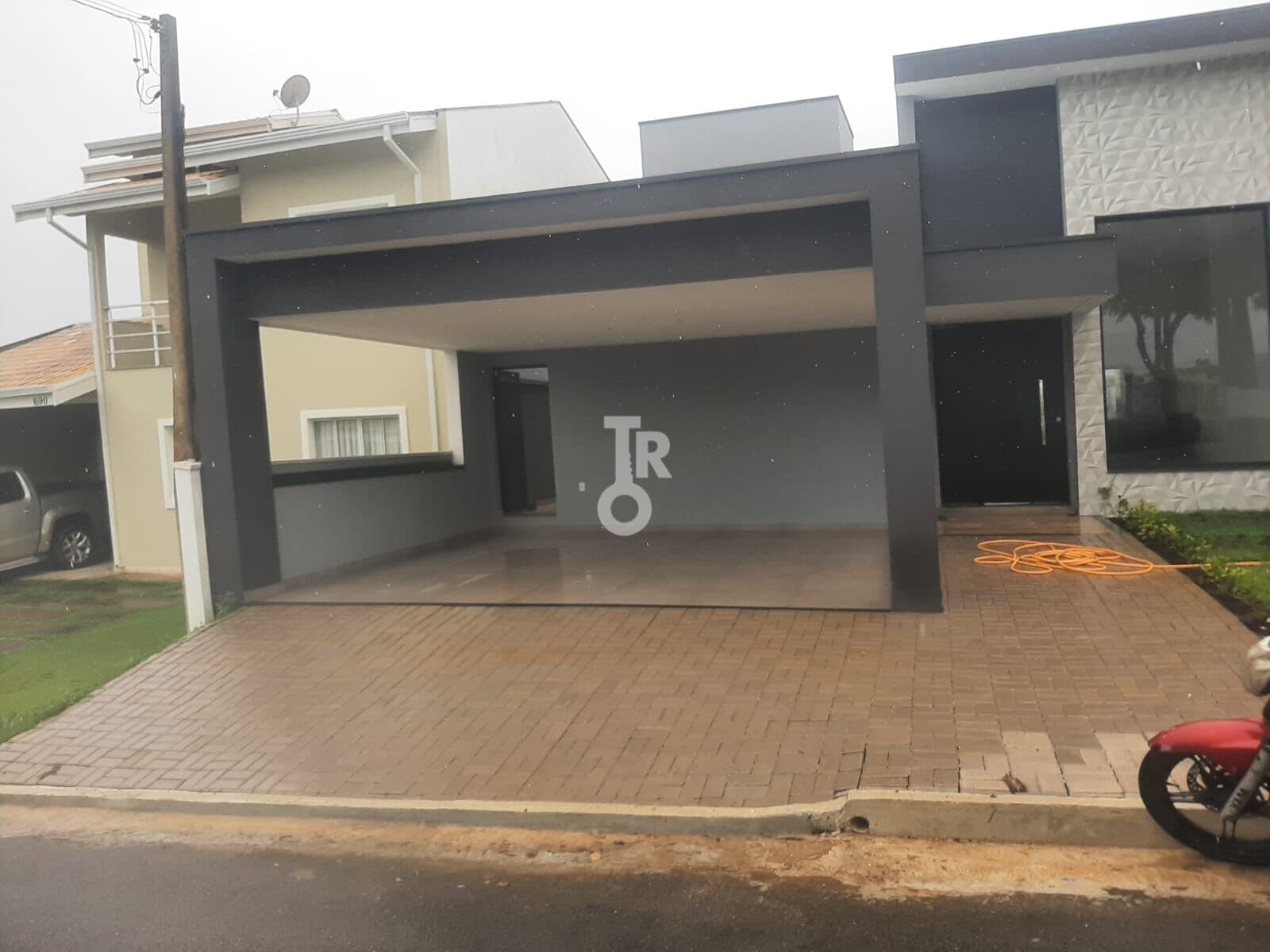 CASA TÉRREA A VENDA NO CONDOMÍNIO RESIDENCIAL PHYTUS - CABREUVA/SP
