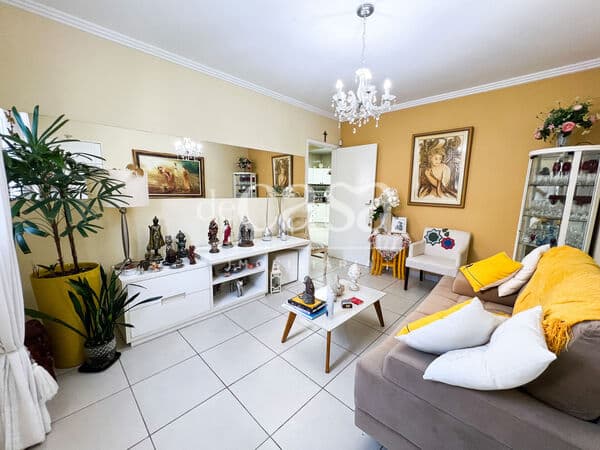 Apartamento à venda na Avenida JK