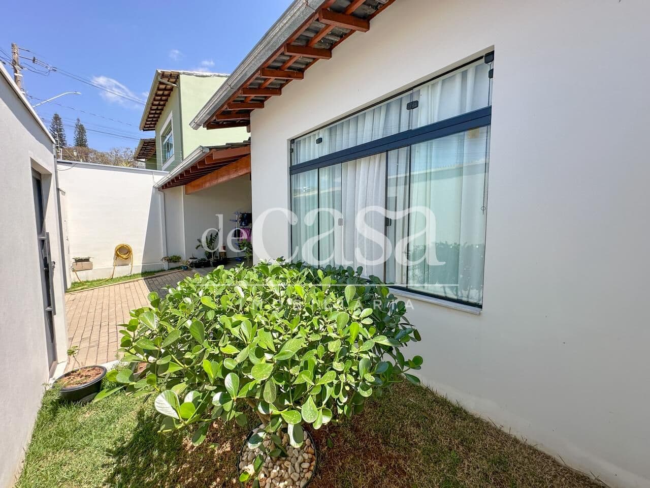 Casa com fotovoltaica à venda no bairro Parque Imperial em Lavras