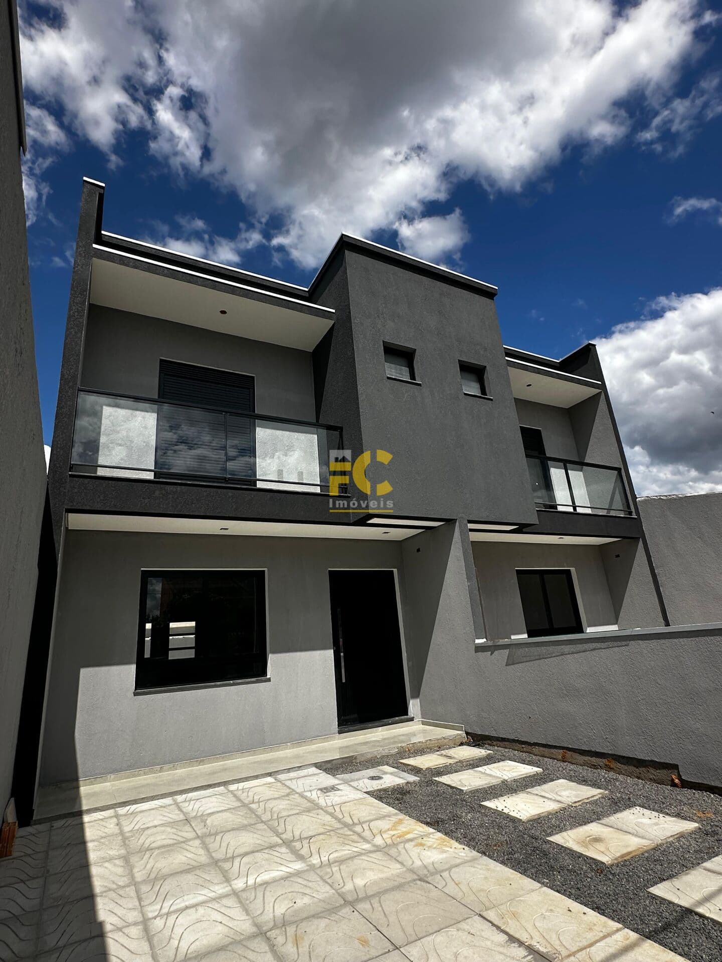 Casa Sobrado novo no bairro Parque da Matriz em Cachoeirinha/RS!