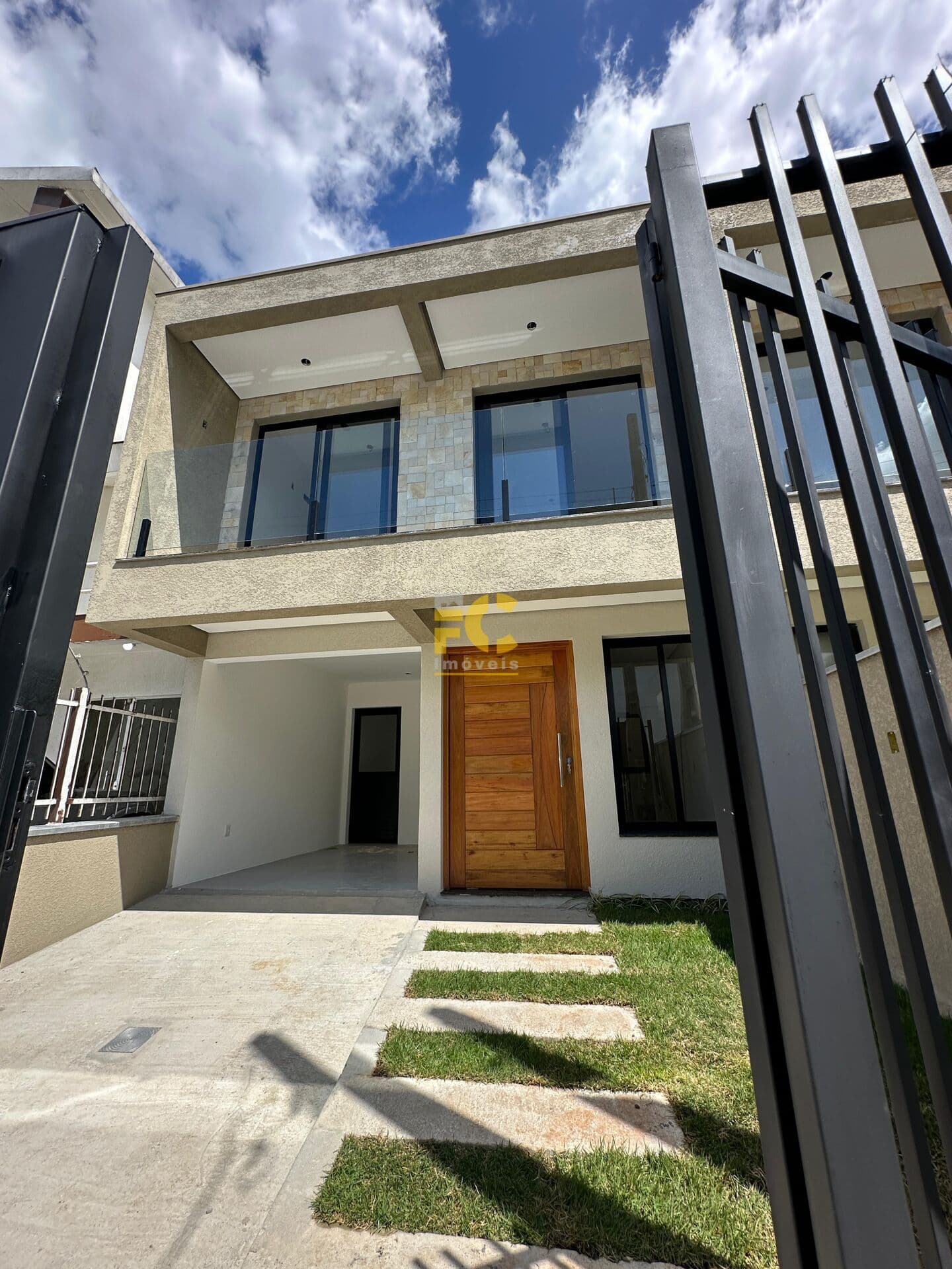 Casa Sobrados novos no bairro Vale do Sol em Cachoeirinha/RS!