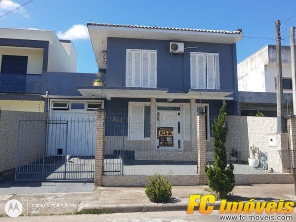 Sobrado no bairro Vale do Sol - Cachoeirinha