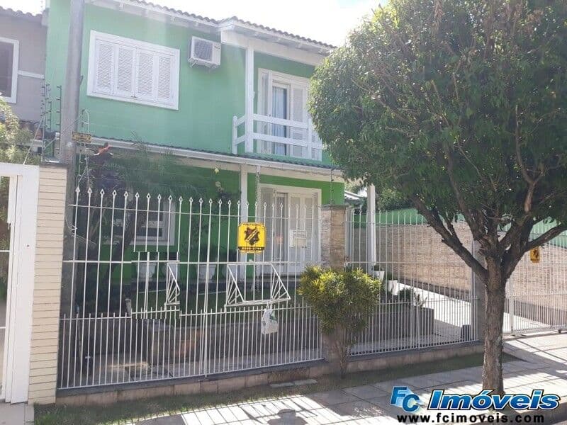 Sobrado no bairro Vale do Sol - Cachoeirinha
