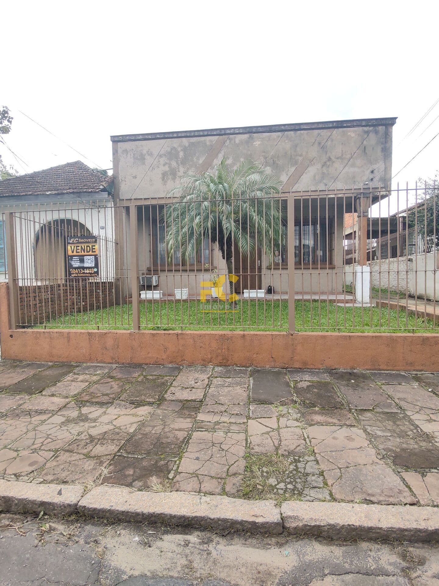 Casa Padrão no bairro Jardim Itú em Porto Alegre/RS!