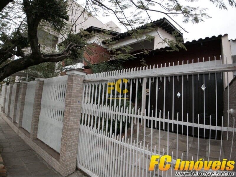 Sobrado no bairro Vila Imbuí - Cachoeirinha