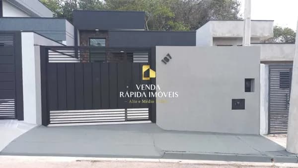 Casa Padrão á venda no Jardim Marambaia