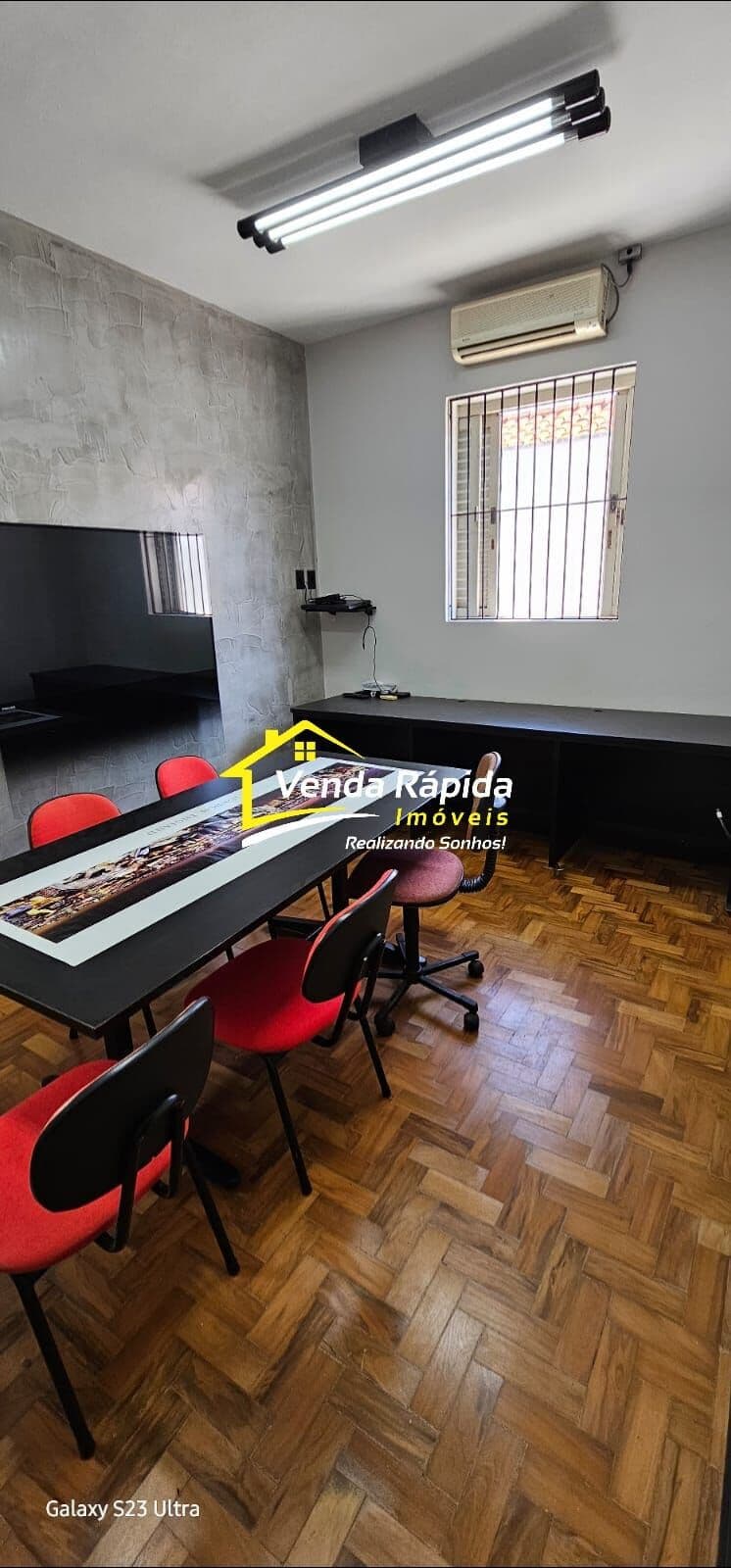 Casa Comercial c/ 4 salas / 2 banheiros/ cozinha/várias vagas de garagem. Loc.Vila Arens, Jundiaí-SP