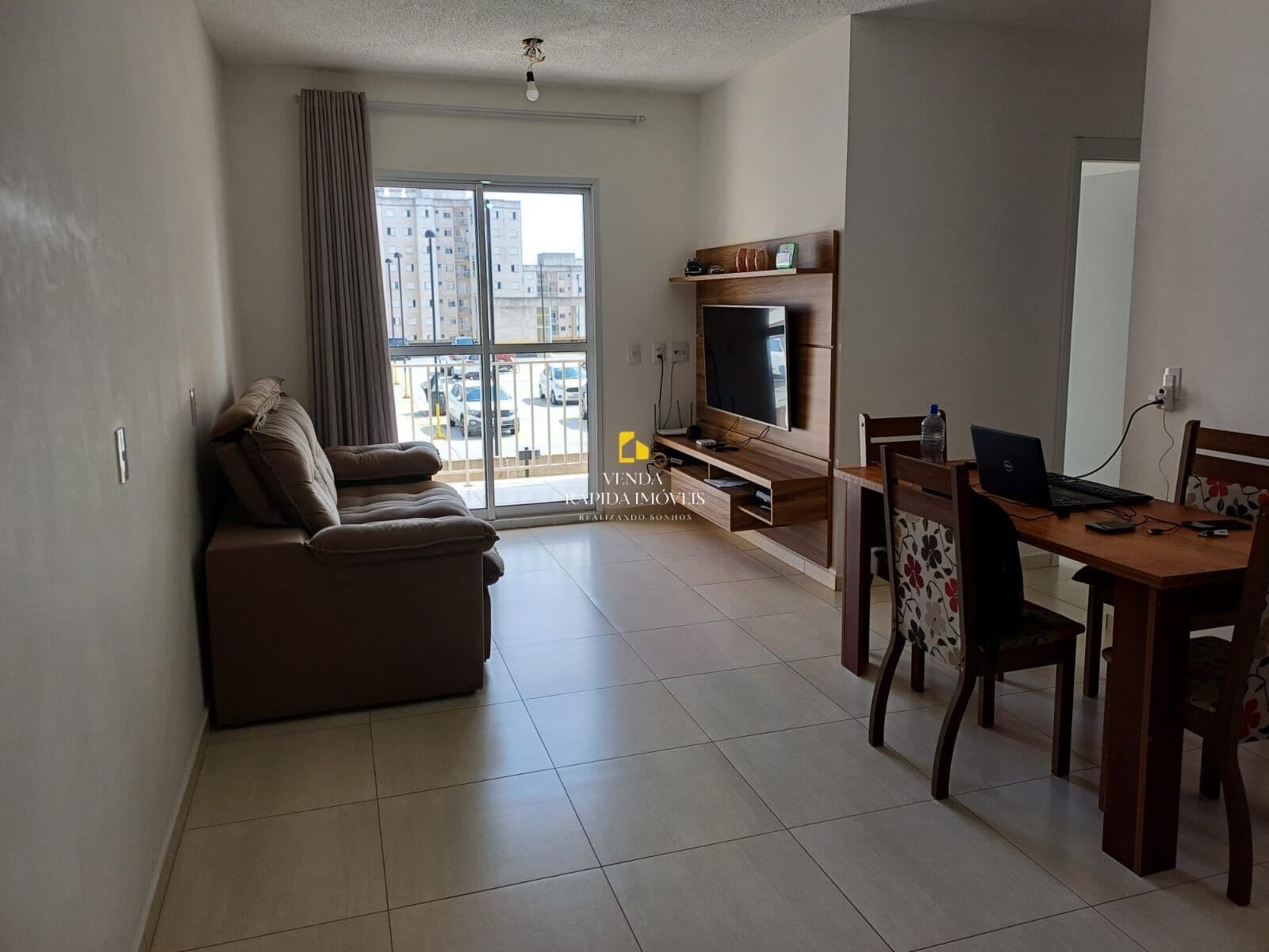 Apto de 71m² c/3 Dorms /2 vagas / Varanda .
Loc. Cond. Vista Park ,Jundiaí-SP.