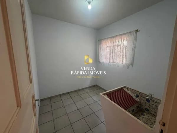 Casa Padrão no Jardim Danúbio