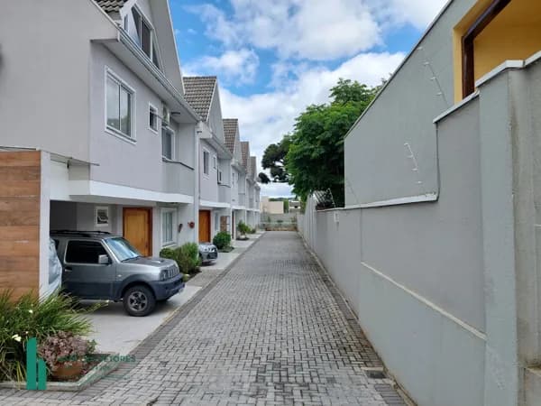 Sobrado em Curitiba - Uberaba