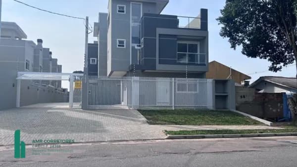 Sobrado em Curitiba - Bairro Alto