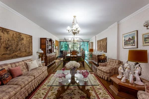 Apartamento com a maior sala da Paes de Barros a Venda, na Mooca.