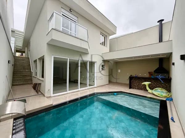 Casa reformada para Locação no Jardim Avelino