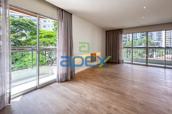 Apartamento totalmente reformado e modernizado- valor abaixo do mercado