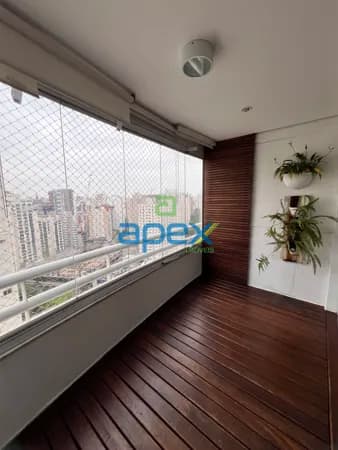 Condominium Club Moema - andar alto, com ar condicionado