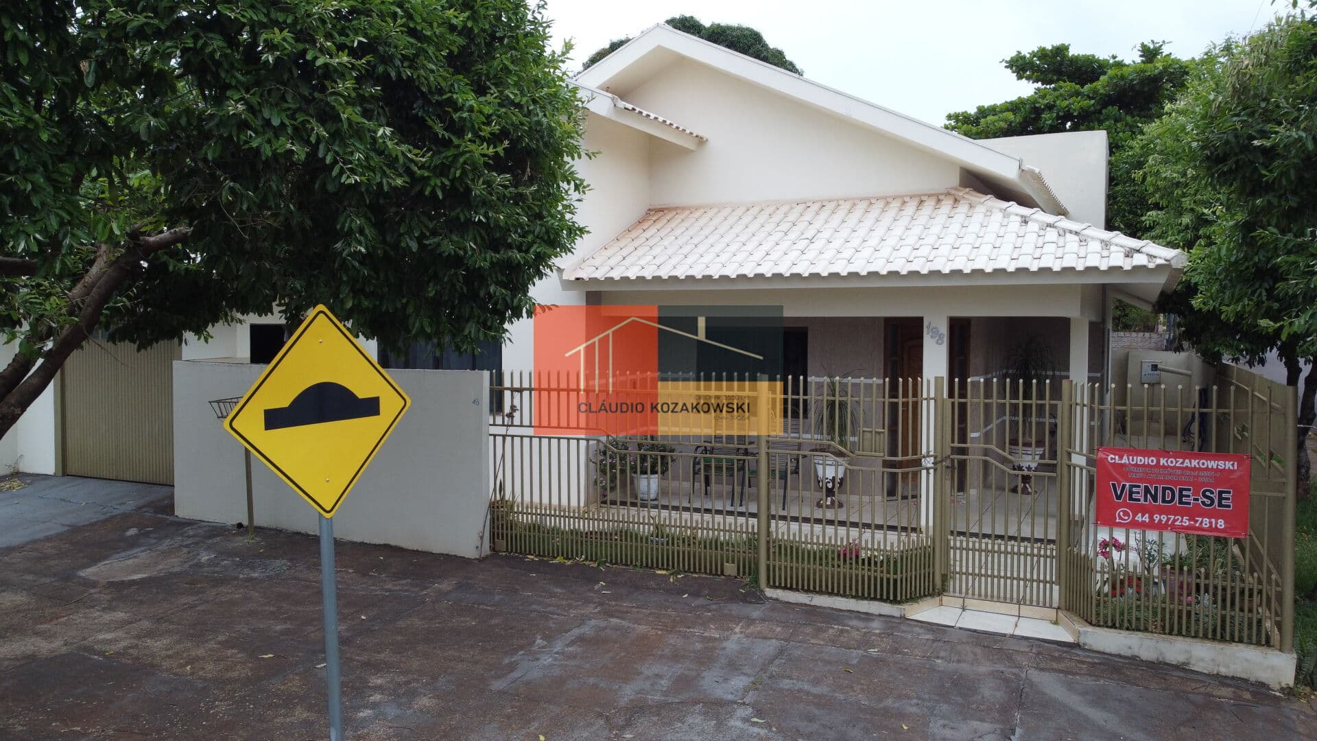 Casa em Terra Roxa - PARQUE VERDE