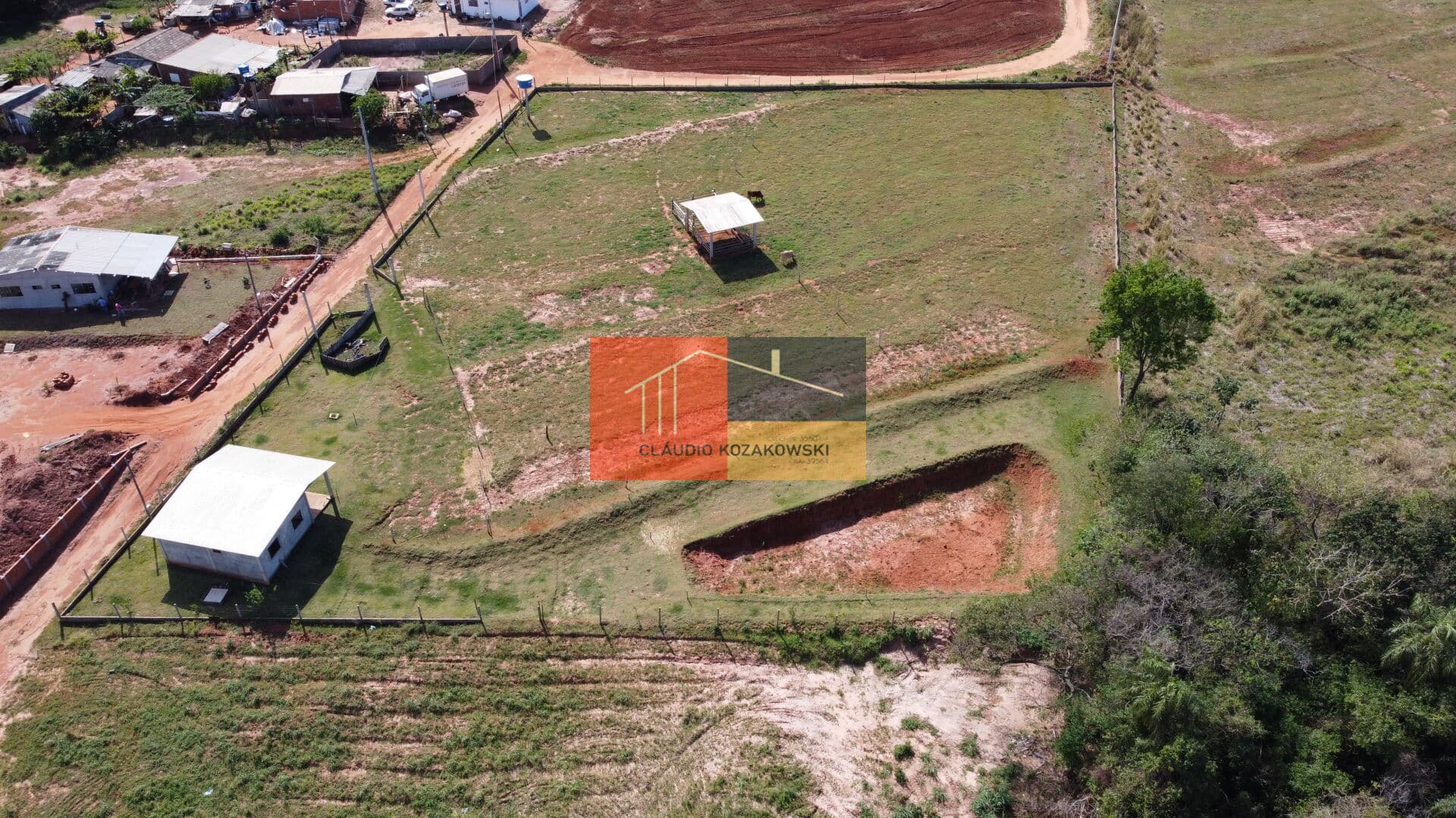 Fazenda/Sítios/Chácaras em Terra Roxa - SAÍDA P/ GUAÍRA