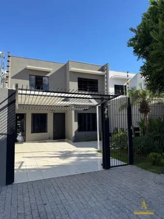 Casa assobradada no Jardim Iguaçu, Maringá/PR