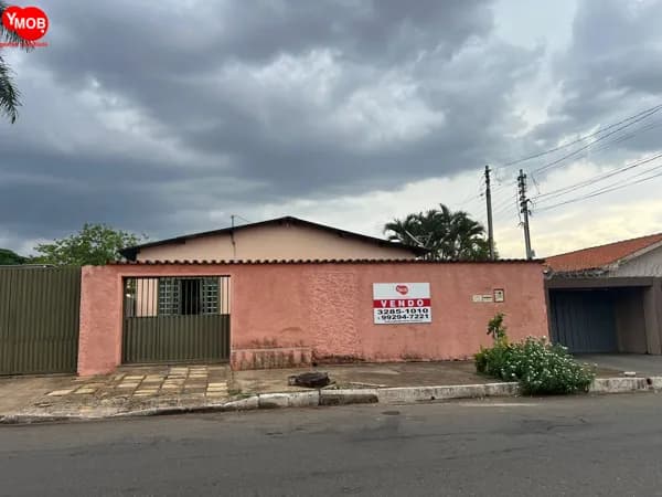 Casa Térrea Setor Bueno - Rua T-32 - LOTE 750 M².